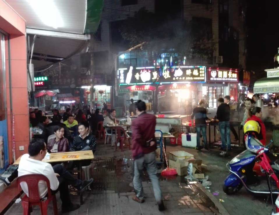 The street barbecue in Putian that Rafa mentioned with loads of stalls and people enjoying the atmosphere